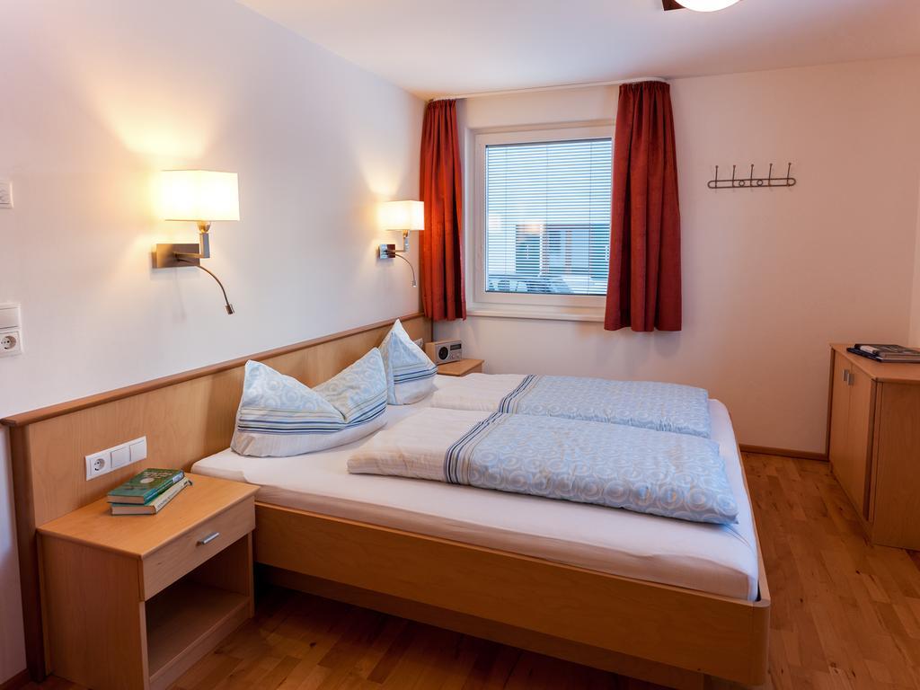 Haus Sebastian Lägenhet Lech am Arlberg Rum bild