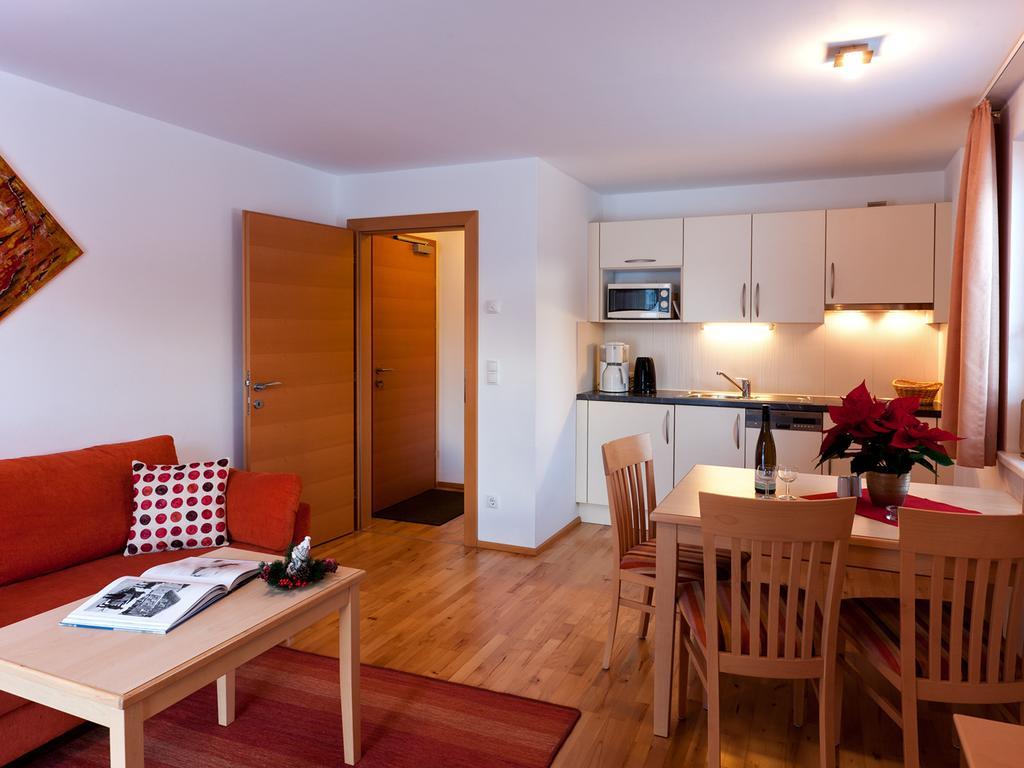 Haus Sebastian Lägenhet Lech am Arlberg Rum bild